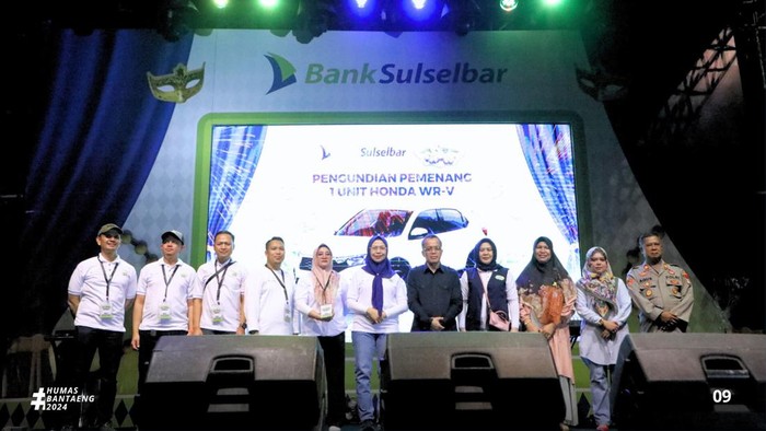 Program Double Untung Bank Sulselbar di Bantaeng berlangsung meriah.