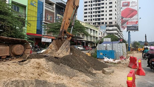 Proyek Galian di Jalan Raya Kalimalang Bekasi