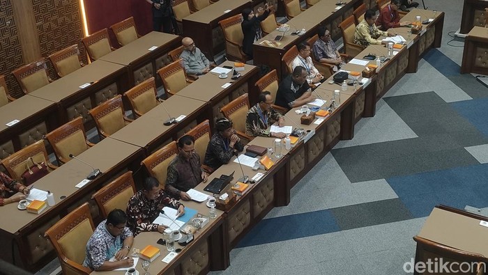 Rapat Komisi X DPR dengan perwakilan PGI