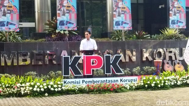 Pelapasan roadshow bus antikorupsi KPK