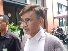 Ruben Onsu Gak Kecewa Batal Haji: Saya Syukuri Punya Waktu Terus Belajar Ruben Onsu Gak Kecewa Batal Haji: Saya Syukuri Punya Waktu Terus Belajar
