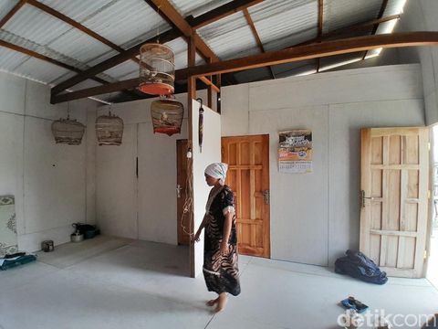Rumah mumbul (apung) di wilayah Desa Timbulsloko, Kecamatan Sayung, Kabupaten Demak, Rabu (22/5/2024).