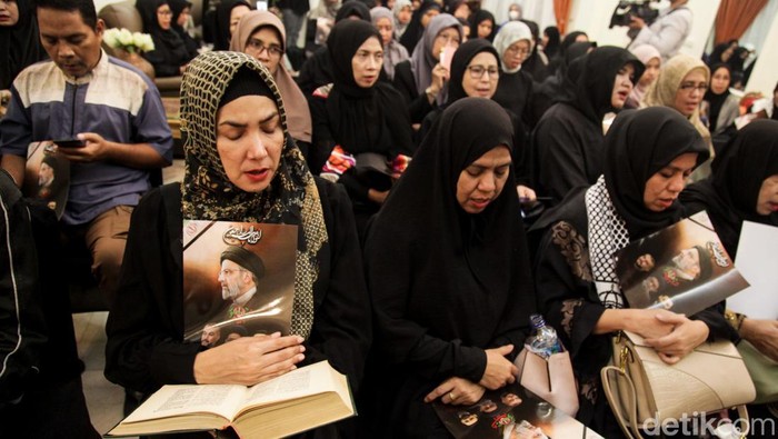 Suasana Tahlilan Wafatnya Ebrahim Raisi di Rumdin Dubes Iran Suasana Tahlilan Wafatnya Ebrahim Raisi di Rumdin Dubes Iran