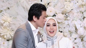Postingan itu langsung diserbu sahabat selebritas untuk memberikan ucapan selamat. Foto: instagram Syahrini