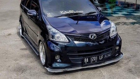 Di Sumatera Barat Lagi Kegandrungan Modif Mobil Lampu Terang