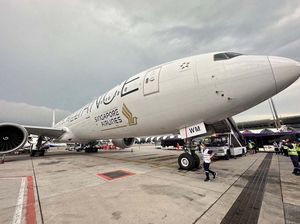 Detik-detik Turbulensi Boeing 777, Penumpang Terlempar ke Langit-langit