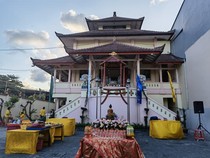 Tradisi Melepas Satwa Awali Rangkaian Waisak di Vihara Paramita Bali
