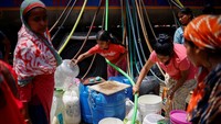 Sementara itu, kantor cuaca mengumumkan peringatan merah untuk gelombang panas minggu ini di Delhi, yang menunjukkan kemungkinan suhu dapat menyebabkan penyakit terkait panas bagi mereka yang terpapar. Delhi akan memberikan suara dalam pemilihan umum yang sedang berlangsung pada hari Sabtu (25/5) ketika suhu diperkirakan akan meningkat lebih jauh hingga 46 derajat.