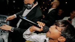 Ini Dia Aksi Winky Wiryawan Nge-DJ di Acara Ultah Anak SD