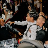 Melalui keterangan postingan di Instagram @winkywiryawan912, pria kelahiran 9 Desember 1978 ini mengaku beraksi di acara ulang tahun anak SD. Foto: Dok. Instagram @winkywiryawan912.