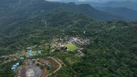 Desa Wisata Tangkeno Negeri di Awan menjadi salah satu destinasi andalan pemerintah setempat karena memiliki keunikan puluhan rumah Suku Mornene.