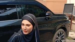 Sidang cerai perdana mereka bermasalah karena Aditya Zoni sudah pindah alamat. Foto: Febri/detikhot