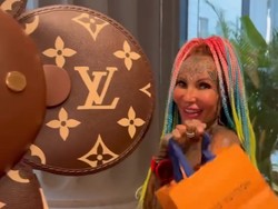 8 Potret Wanita Tato Logo LV di Jidat, Viral karena Diperlakukan Begini