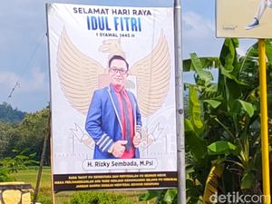 Ratusan Baliho Kandidat Bacawabup Trenggalek Ini Tak Bayar Pajak Daerah