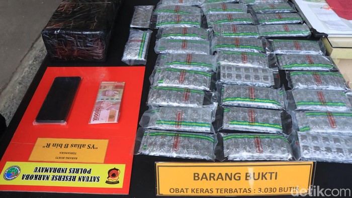 Barang bukti obat terlarang yang disita dari bos geng Zipenk Indramayu