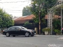 Ini Sebabnya Meski Pakai Mobil Antipeluru, Ada Motor di Sisi Kiri-Kanan Konvoi Jokowi