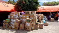 Bantuan tersebut berupa sembako seperti beras 2 ton, minyak goreng 2 ton, gula 3 kwintal, mie instan, biskuit, susu, teh dan lain-lain, juga bantuan berupa keperluan bayi, perlengkapan dapur, perlengkapan ibadah, alat kurve, obat-obatan, perlengkapan tidur, pakaian dan perlengkapan sekolah. Total ada 8 truk dan 2 mobil L 300 yang berisi bantuan logistik untuk masyarakat di dua lokasi terdampak bencana.
