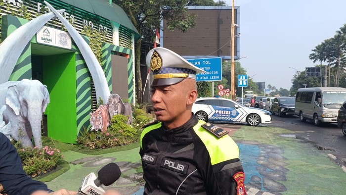 Lonjakan Arus Kendaraan 40% di Puncak Sentuh 20.000 Unit Pagi Ini
