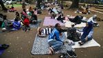 Libur Waisak, Pengunjung Serbu Kebun Binatang Ragunan