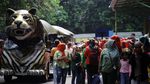 Libur Waisak, Pengunjung Serbu Kebun Binatang Ragunan