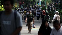 Pengunjung terlihat terus berdatangan.   
