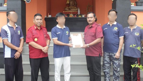 Napi di Rutan Bangli dan Lapas Kerobokan menerima remisi khusus Hari Raya Waisak, Kamis (23/5/2024). (Dok Kanwil KemenkumHAM Bali)