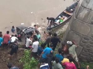 Daftar Identitas Sopir-3 Penumpang Tewas Mobil Travel Nyempung Sungai