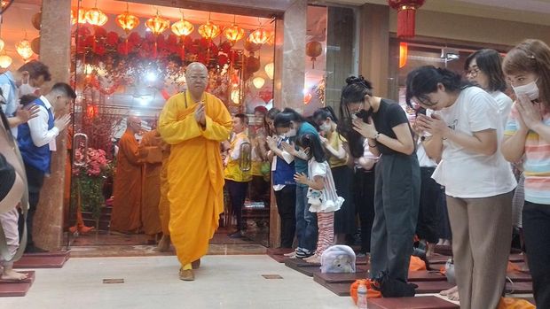 Perayaan Waisak di Wihara Ekayana Arama