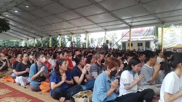 Perayaan Waisak di Wihara Ekayana Arama