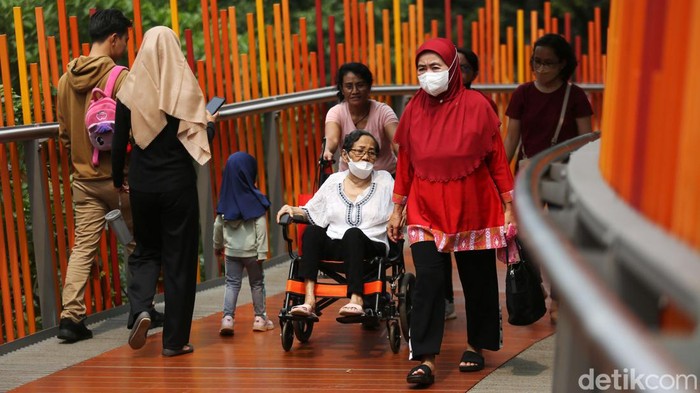 Potret Keramaian Tebet Eco Park Saat Libur Waisak Tidak hanya Ragunan, Tebet Eco Park juga ramai pengunjung saat libur Waisak, Kamis (23/5/2024). Mayoritas pengunjung datang bersama keluarga.