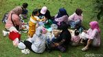 Potret Keramaian Tebet Eco Park Saat Libur Waisak