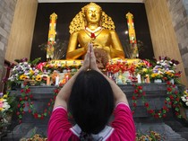 Potret Perayaan Waisak di Sejumlah Daerah