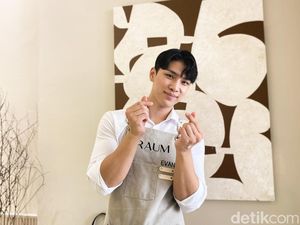 Annyeonghaseyo! Ngopi di Kafe Viral Ini Dilayani Barista Oppa Korea Asli