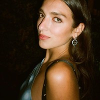 Dilansir WWD, Rina Lipa yang sudah menjadi model tiga tahun terakhir kini tergabung dalam Independent Talent Group. Foto: Instagram Rina Lipa