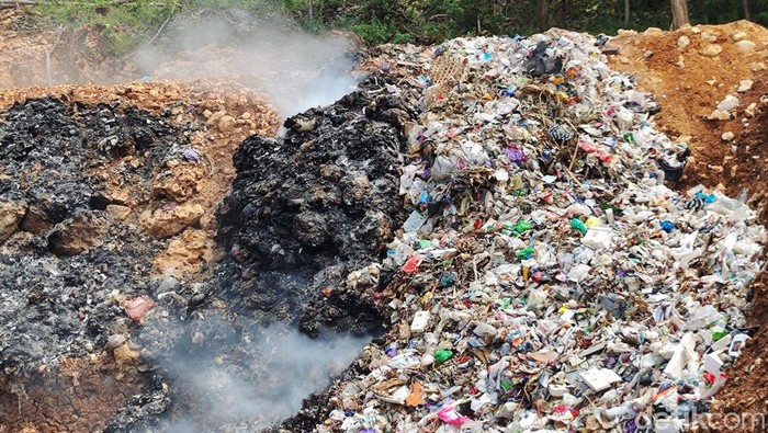 Lokasi pembuangan sampah ilegal di Padukuhan Legundi, Kalurahan Girimulyo, Kapanewon Panggang, Gunungkidul, Kamis (23/5/2024).