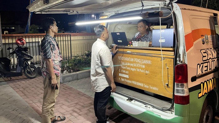 Samsat Bang Bima, samsat buka sampai malam yang merupakan inovasi Ditlantas Polda Jatim