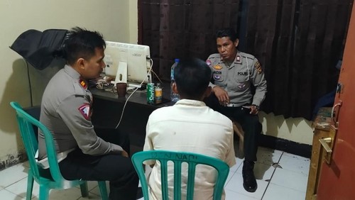 Supir bus ARF (40), diamankan polisi. (Dok. Polres Bima Kota)