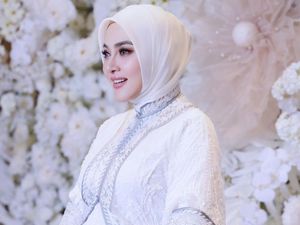 Wajah Glowing Syahrini saat Umumkan Kehamilan Pertama