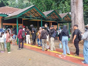 Libur Waisak, Pengunjung Padati Kebun Binatang Ragunan