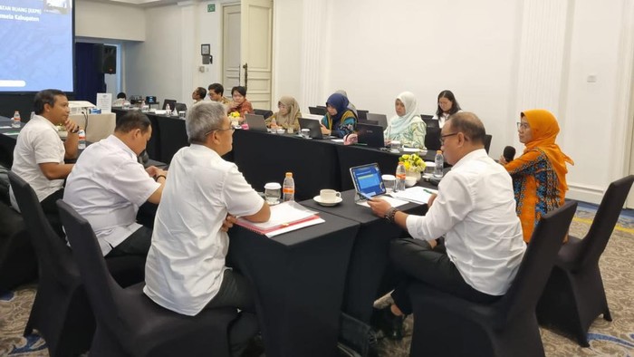 Tim Pemkab Banyuwangi rapat bersama Kementerian ATR/BPN terkait penuntasan jalur Jember-Banyuwangi