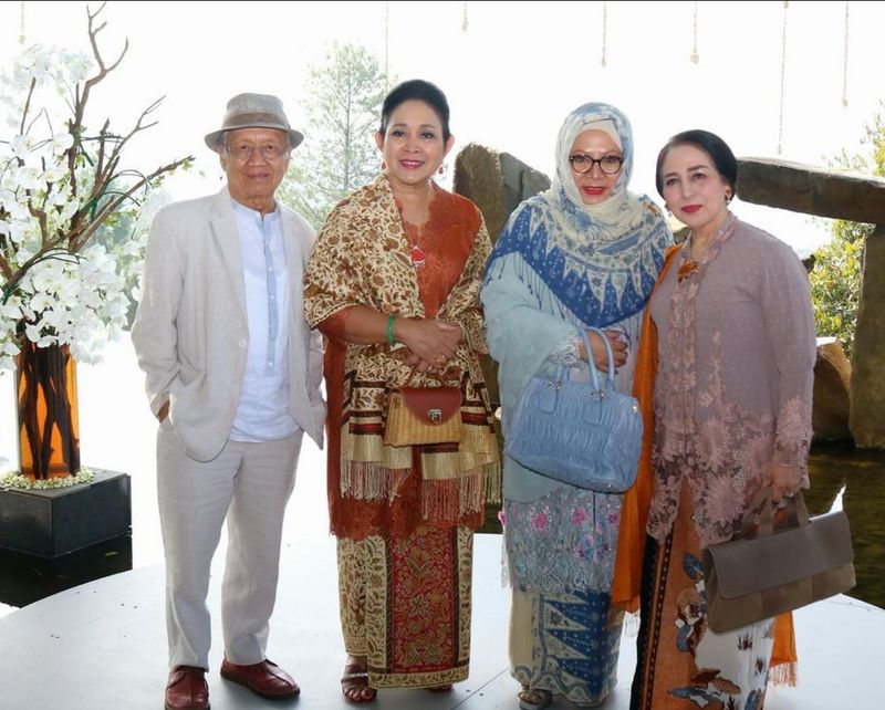 Tutut dan Titiek Soeharto di Pernikahan Anak Onky Alexander Tutut dan Titiek Soeharto di Pernikahan Anak Onky Alexander.