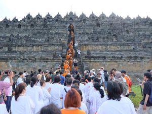 Aturan Berkunjung di Candi Borobudur, Simak untuk Ikuti Acara Waisak 2024