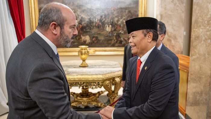 Wakil Ketua MPR RI Hidayat Nur Wahid (HNW)