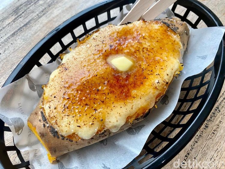 Ada Ubi Custard dan Ice Chocolate di Salah Satu Kafe Terbaik di Indonesia