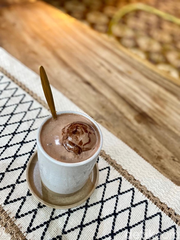 Ada Ubi Custard dan Ice Chocolate di Salah Satu Kafe Terbaik di Indonesia