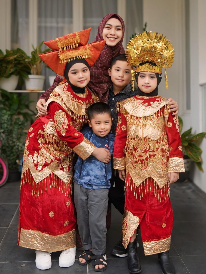 Anak Oki Setiana Dewi Anak Oki Setiana Dewi
