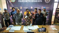 Firdaus mengatakan banyak dari korban yang membayar lunas mobil eks taksi tersebut karena tergiur harga murah. Namun ada juga korban yang membayar dengan cara mencicil.