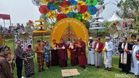 Rangkaian Festival Bhumi Mandala tahun ini sedikit berbeda dengan adanya Upacara Payung Pusaka. Prosesi pemecahan lima kendi warna berisi air suci. Kelima warna tersebut melambangkan lima kebijaksanaan batin yang kemudian diluruh bersama dengan tanah dan air sebagai penyatuan harmoni.