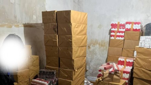 Gudang tempat penyimpanan rokok ilegal milik tersangka di Jalan Himalaya, Desa Pemecutan Kaja, Denpasar. (Dok. Bea Cukai Denpasar)