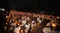 Indah! Ratusan Lampion Hiasi Borobudur di Malam Waisak 2024
